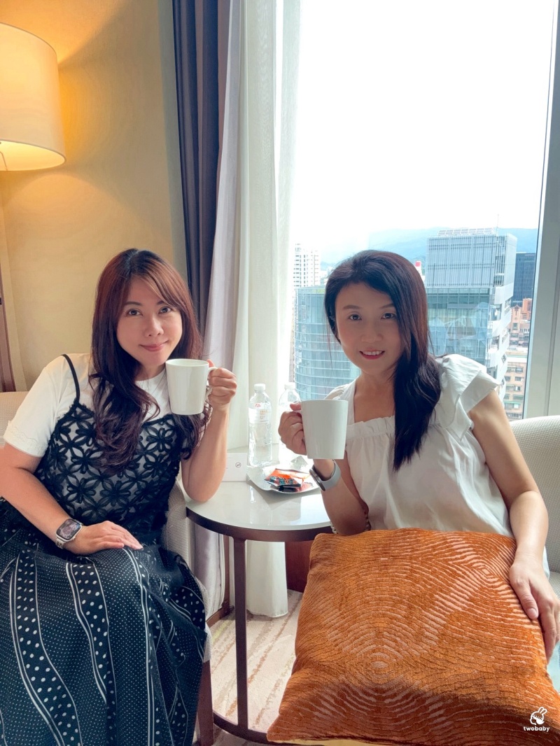 【台北六福萬怡酒店住宿開箱】豪華四人房 暗黑破壞神主題＋港點吃到飽＋敘日早餐一次滿足！南港住宿推薦 @兔貝比的菲比尋嚐