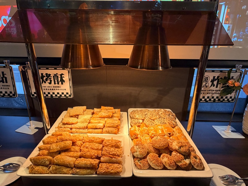 【台北六福萬怡酒店】「飲茶尋飽去」港點吃到飽登場！重現金鳳廳經典風味，超過50道港點、燒臘、粵菜無限供應 平日用餐不限時！