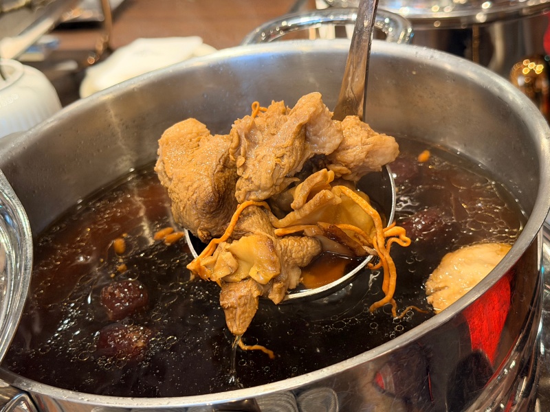 【台北六福萬怡酒店】「飲茶尋飽去」港點吃到飽登場！重現金鳳廳經典風味，超過50道港點、燒臘、粵菜無限供應 平日用餐不限時！