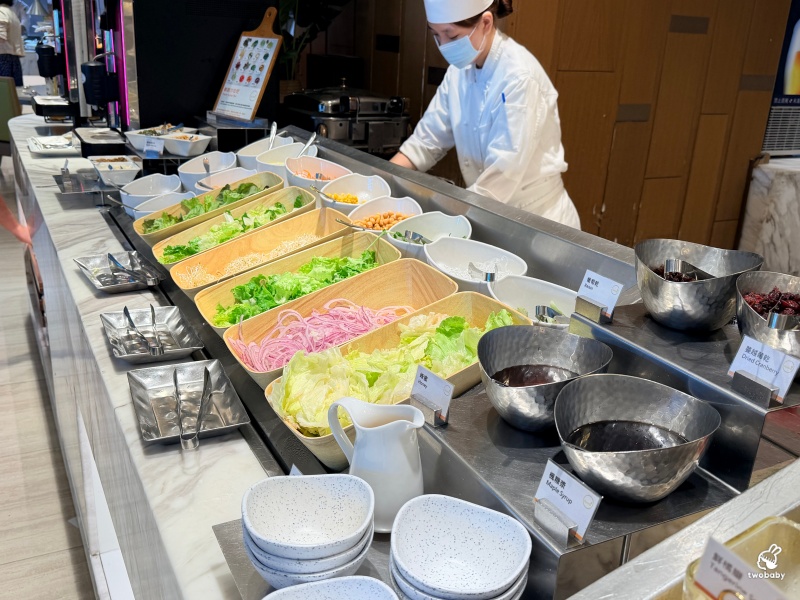 【台北南港美食】六福萬怡酒店敘日全日餐廳早餐吃到飽！平日買一送一超划算，五星Buffet不用住宿也能吃！ @兔貝比的菲比尋嚐