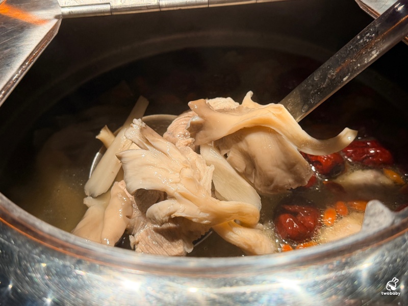 桃園港點吃到飽|新轉角港式茶餐廳新開幕!780元起現點現做港點無限吃、港飲免費喝、還有龍蝦驚喜加碼! @兔貝比的菲比尋嚐 桃園港點吃到飽|新轉角港式茶餐廳新開幕!780元起現點現做港點無限吃、港飲免費喝、還有龍蝦驚喜加碼! @兔貝比的菲比尋嚐