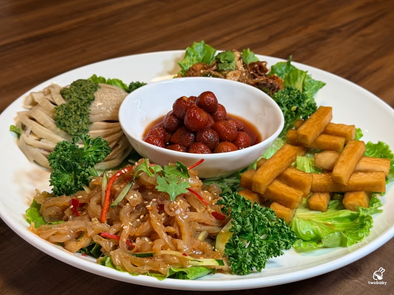 【台北松山美食】晶櫻會館粵滬創意料理｜港臺百大名廚掌杓 宴客聚餐、尾牙春酒首選，還有拿卡西現場演奏！ @兔貝比的菲比尋嚐