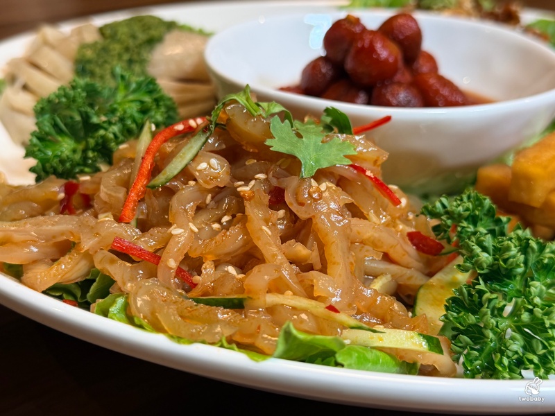 【台北松山美食】晶櫻會館粵滬創意料理｜港臺百大名廚掌杓 宴客聚餐、尾牙春酒首選，還有拿卡西現場演奏！ @兔貝比的菲比尋嚐