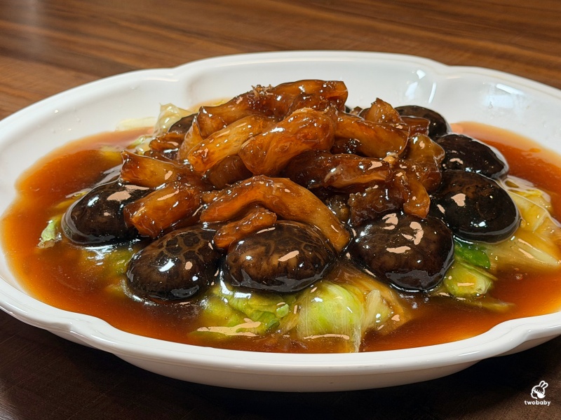 【台北松山美食】晶櫻會館粵滬創意料理｜港臺百大名廚掌杓 宴客聚餐、尾牙春酒首選，還有拿卡西現場演奏！ @兔貝比的菲比尋嚐