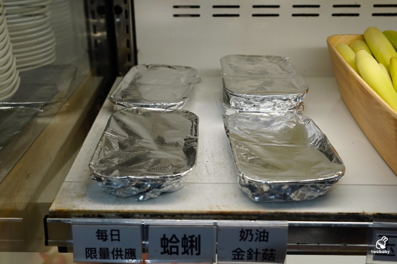 桃園燒肉吃到飽推薦！《燒肉道》全台首創軌道送餐燒肉 頂級海陸雙饗吃到飽只要789元起 日本A5和牛、小龍蝦、天使紅蝦、生蠔干貝無限吃！ @兔貝比的菲比尋嚐