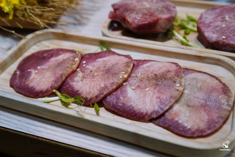 桃園燒肉吃到飽推薦!《燒肉道》全台首創軌道送餐燒肉 頂級海陸雙饗吃到飽只要789元起 日本A5和牛、小龍蝦、天使紅蝦、生蠔干貝無限吃! @兔貝比的菲比尋嚐 桃園燒肉吃到飽推薦!《燒肉道》全台首創軌道送餐燒肉 頂級海陸雙饗吃到飽只要789元起 日本A5和牛、小龍蝦、天使紅蝦、生蠔干貝無限吃! @兔貝比的菲比尋嚐