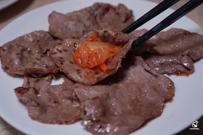 桃園燒肉吃到飽推薦!《燒肉道》全台首創軌道送餐燒肉 頂級海陸雙饗吃到飽只要789元起 日本A5和牛、小龍蝦、天使紅蝦、生蠔干貝無限吃! @兔貝比的菲比尋嚐 桃園燒肉吃到飽推薦!《燒肉道》全台首創軌道送餐燒肉 頂級海陸雙饗吃到飽只要789元起 日本A5和牛、小龍蝦、天使紅蝦、生蠔干貝無限吃! @兔貝比的菲比尋嚐