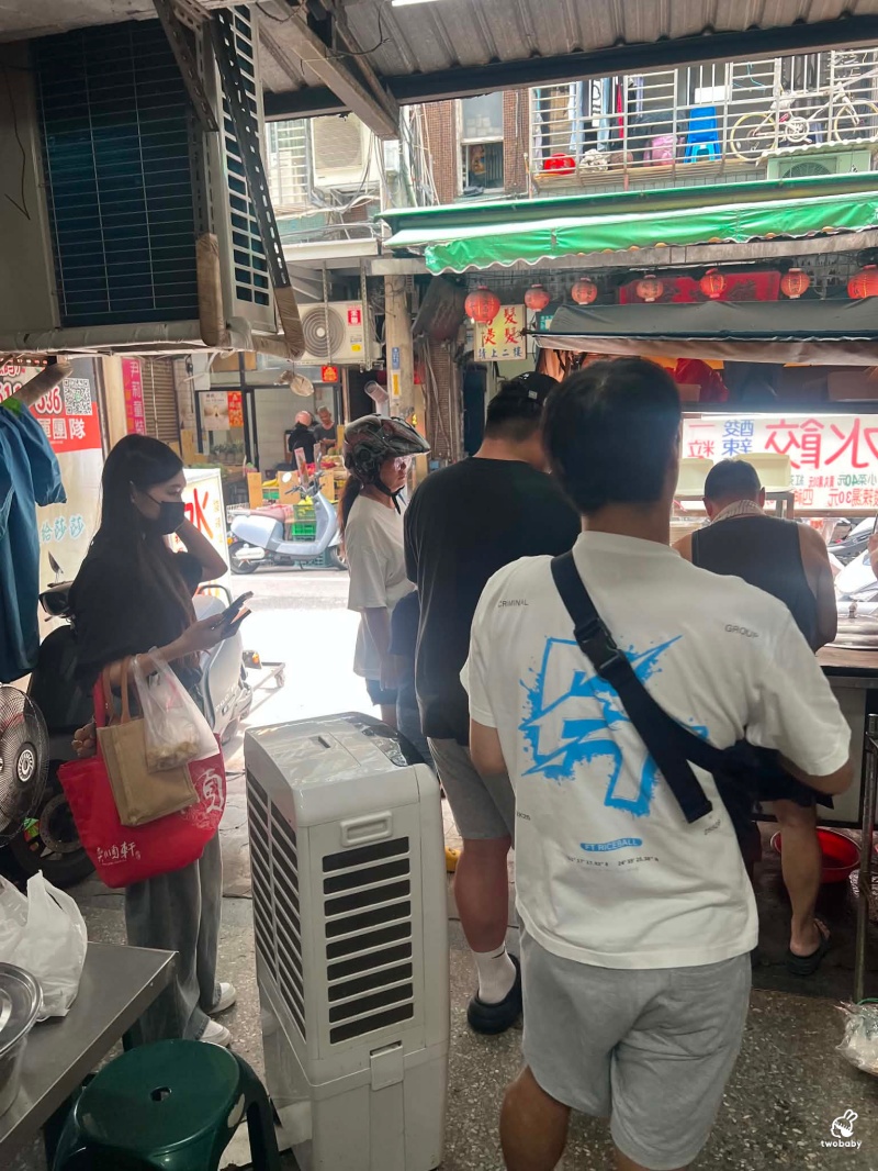 迴龍水餃｜一顆3元水餃太扯！酸辣湯、四神湯只要30元，新北超佛心銅板美食，月底救星！ @兔貝比的菲比尋嚐