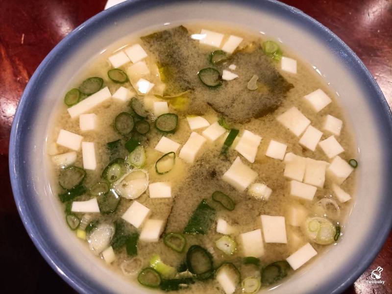 厚道飲食店｜鶯歌老街必吃美食，招牌古早味排骨飯必點！懷舊復古風，一開門就滿座！ @兔貝比的菲比尋嚐