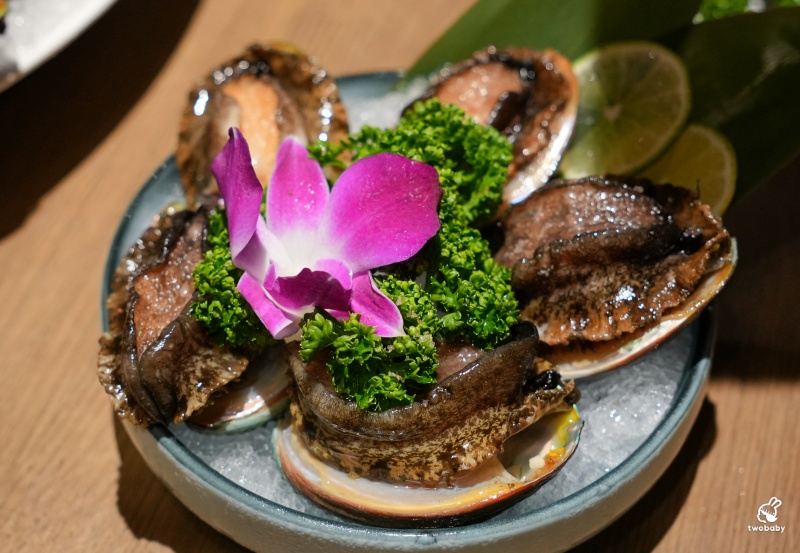 台北鮑魚雞湯火鍋|星曜雞湯 雞湯 火鍋 酒肆 二訪雞湯界LV再升級!花膠全雞鮮鮑金湯、A5日本和牛、活龍蝦一次滿足!活龍蝦買一送一 父親節加碼送活鮑 @兔貝比的菲比尋嚐 台北鮑魚雞湯火鍋|星曜雞湯 雞湯 火鍋 酒肆 二訪雞湯界LV再升級!花膠全雞鮮鮑金湯、A5日本和牛、活龍蝦一次滿足!活龍蝦買一送一 父親節加碼送活鮑 @兔貝比的菲比尋嚐