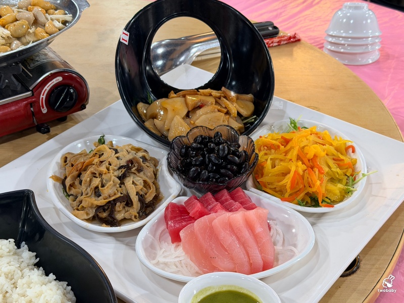 台灣水牛城｜苗栗免費親子景點推薦！磚窯雞、合菜聚餐、看動物一次滿足，佔地超大免門票玩整天！ @兔貝比的菲比尋嚐