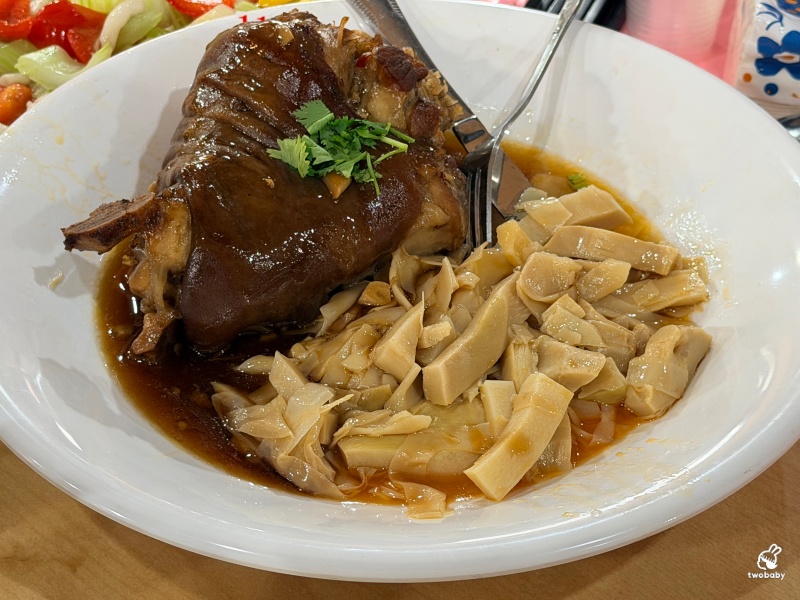 台灣水牛城｜苗栗免費親子景點推薦！磚窯雞、合菜聚餐、看動物一次滿足，佔地超大免門票玩整天！ @兔貝比的菲比尋嚐