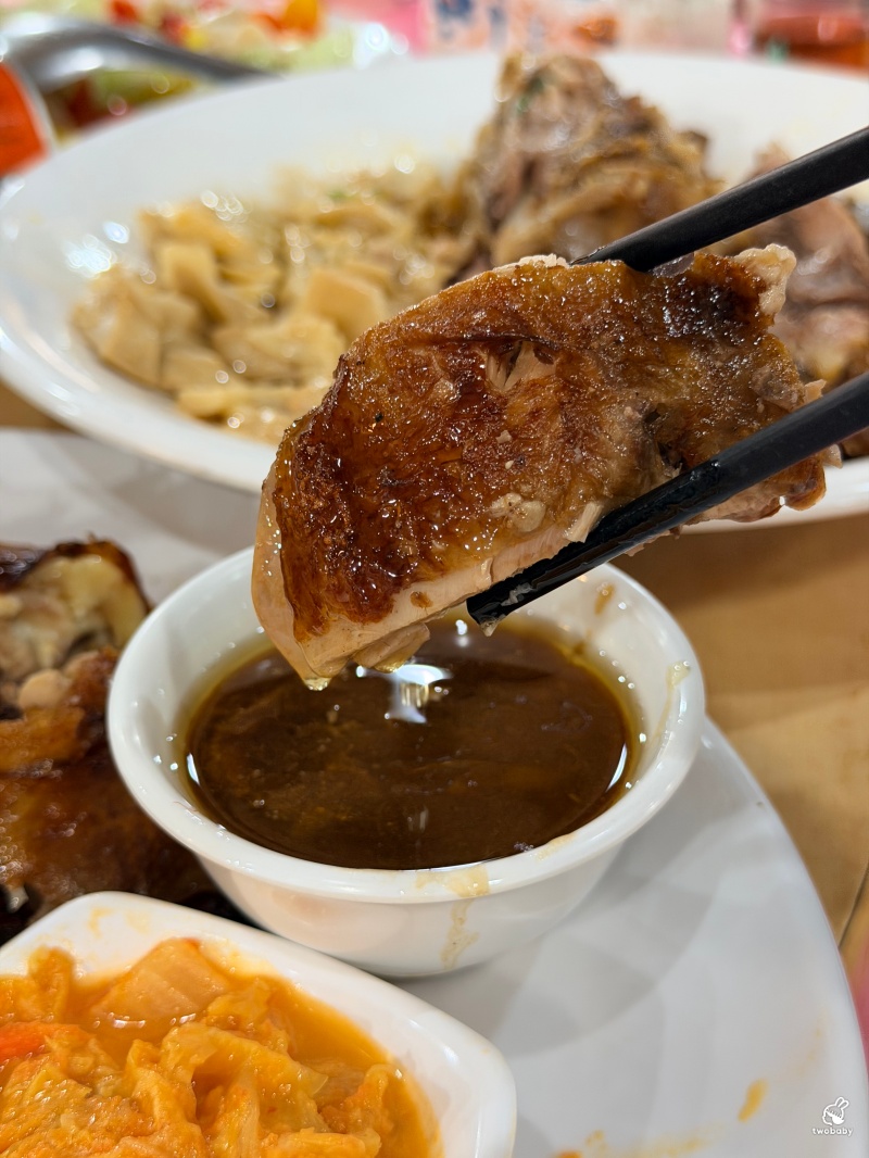 台灣水牛城｜苗栗免費親子景點推薦！磚窯雞、合菜聚餐、看動物一次滿足，佔地超大免門票玩整天！ @兔貝比的菲比尋嚐