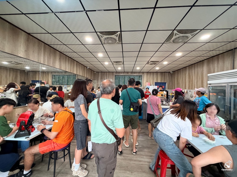 苗栗公館美食｜消防署冷熱飲城「盆友大爆冰」150元爽吃16種配料！臉盆冰3～6人分享超划算 @兔貝比的菲比尋嚐