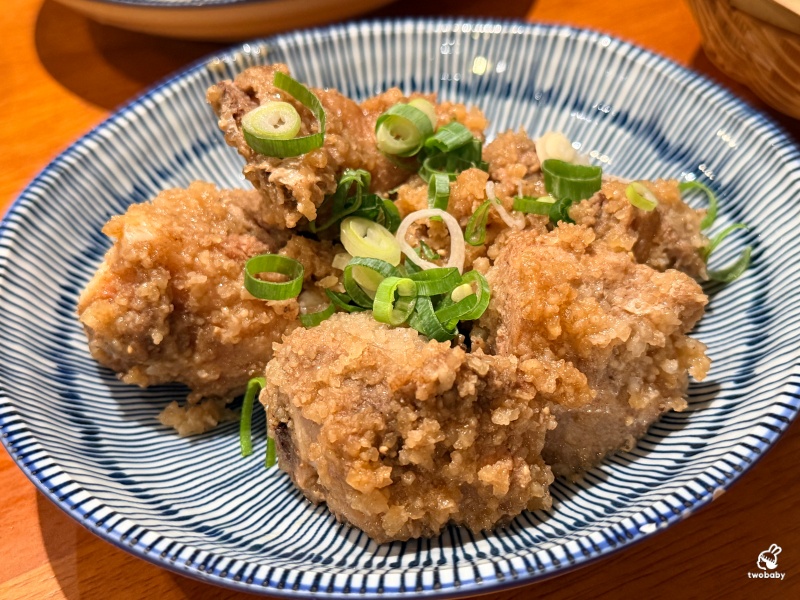 猓玀苑｜鳥屎、Fick打造的人氣米干專賣店！一碗份量超狂的雲南風味，炸豬皮、外婆蒸肉必點！ @兔貝比的菲比尋嚐