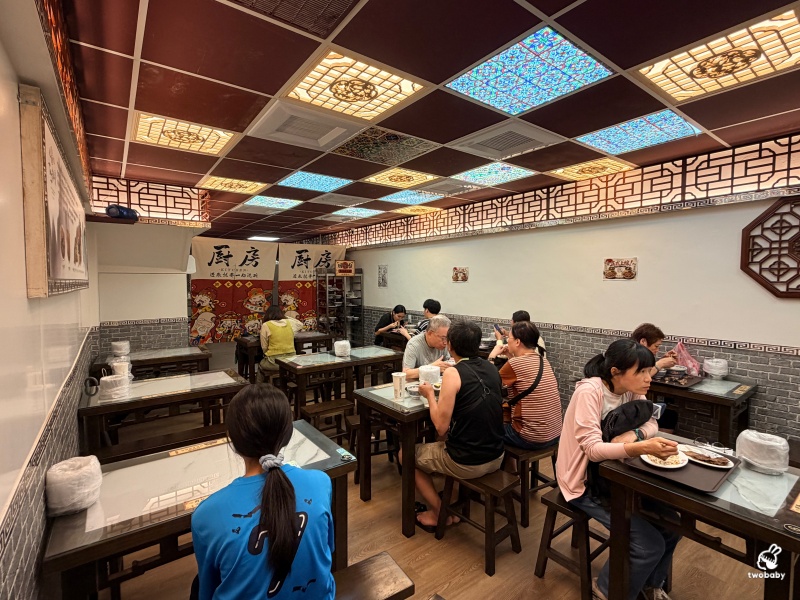 板橋美食｜飄香25年的白家十全排骨進駐板橋 藥燉羊小排、藥膳排骨、滷肉飯一次滿足！ @兔貝比的菲比尋嚐