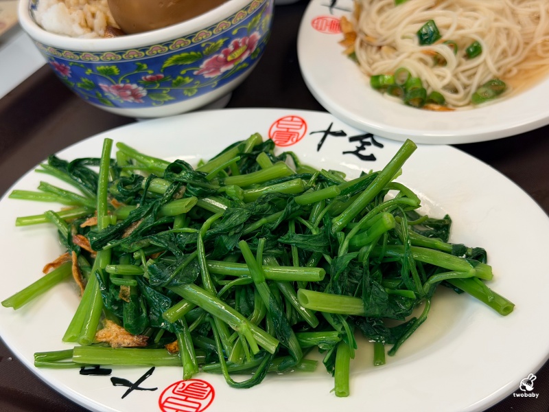 板橋美食｜飄香25年的白家十全排骨進駐板橋 藥燉羊小排、藥膳排骨、滷肉飯一次滿足！ @兔貝比的菲比尋嚐