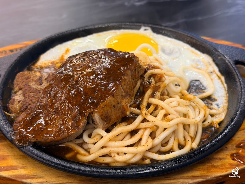 板橋新開幕牛排館｜樂庭牛排館，酥皮濃湯免費送 飲料、冰淇淋無限享用 @兔貝比的菲比尋嚐