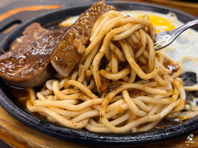 板橋新開幕牛排館｜樂庭牛排館，酥皮濃湯免費送 飲料、冰淇淋無限享用 @兔貝比的菲比尋嚐