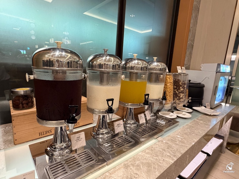 洛可可茶苑｜台北漢普頓酒店早午餐百匯，399元起吃到飽！7-9月限定泰式美食季，月亮蝦餅、打拋豬、生啤酒無限暢飲 @兔貝比的菲比尋嚐