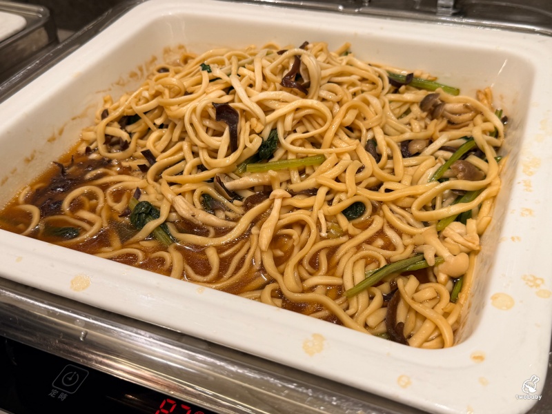 洛可可茶苑｜台北漢普頓酒店早午餐百匯，399元起吃到飽！7-9月限定泰式美食季，月亮蝦餅、打拋豬、生啤酒無限暢飲 @兔貝比的菲比尋嚐
