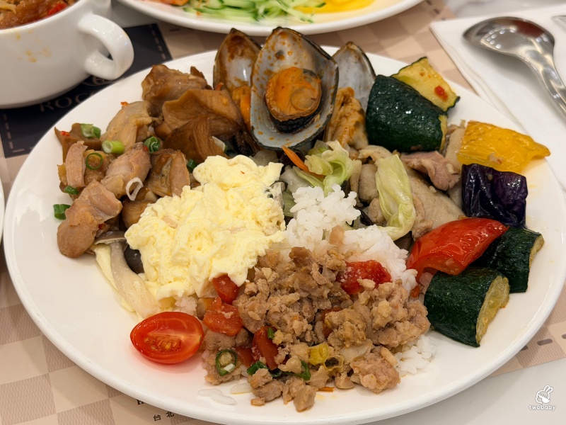 洛可可茶苑｜台北漢普頓酒店早午餐百匯，399元起吃到飽！7-9月限定泰式美食季，月亮蝦餅、打拋豬、生啤酒無限暢飲 @兔貝比的菲比尋嚐