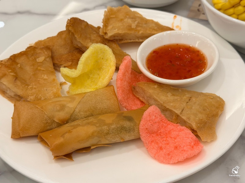 洛可可茶苑｜台北漢普頓酒店早午餐百匯，399元起吃到飽！7-9月限定泰式美食季，月亮蝦餅、打拋豬、生啤酒無限暢飲 @兔貝比的菲比尋嚐
