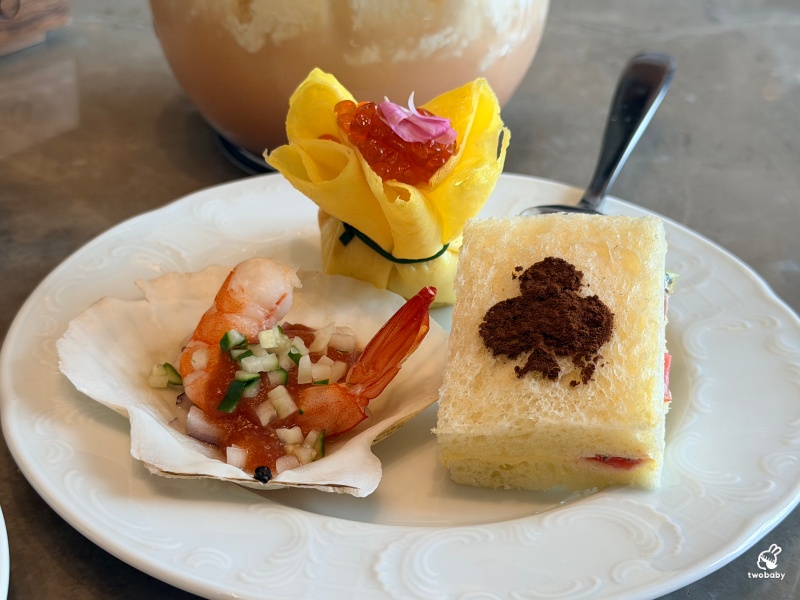 台北下午茶推薦｜台北六福萬怡酒店 THE Lounge JC CAT童話秘境花園雙人下午茶，12道夢幻甜鹹點，和閨蜜一起走進童話世界！ @兔貝比的菲比尋嚐