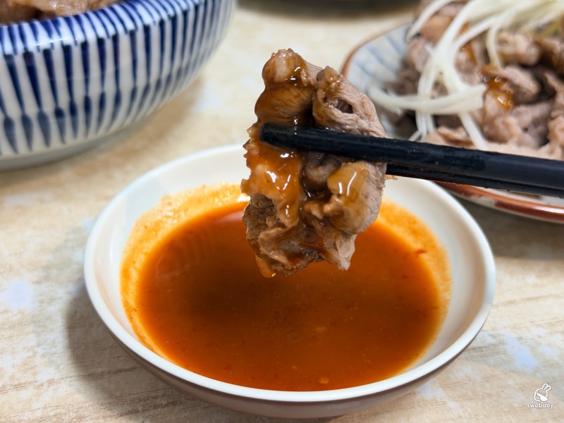 宜蘭頭城美食推薦｜阿源羊肉湯 人氣當歸羊肉湯甘甜不腥 黏嘴滷肉飯、沙茶羊肉拌飯都必點！ @兔貝比的菲比尋嚐