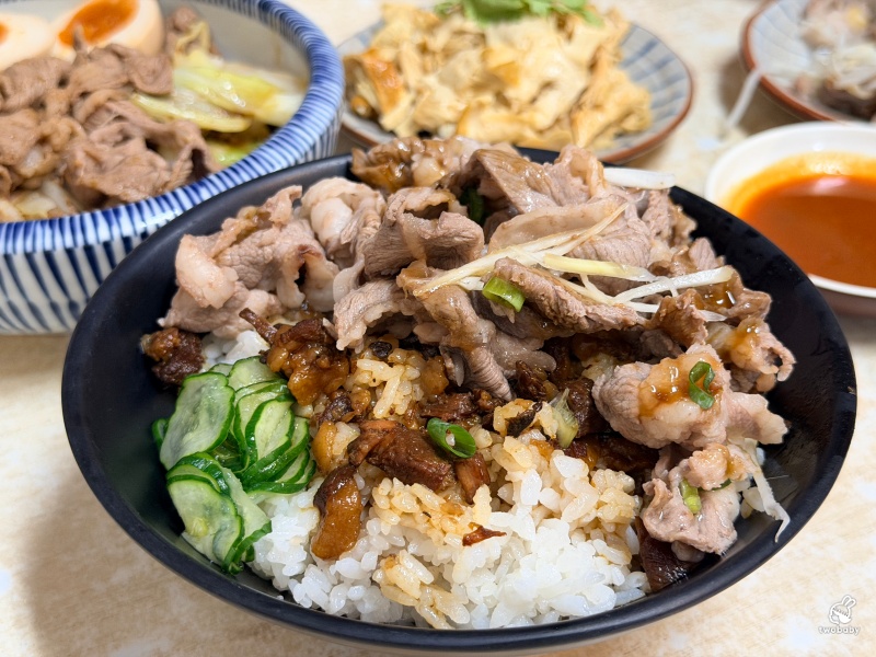 宜蘭頭城美食推薦｜阿源羊肉湯 人氣當歸羊肉湯甘甜不腥 黏嘴滷肉飯、沙茶羊肉拌飯都必點！ @兔貝比的菲比尋嚐