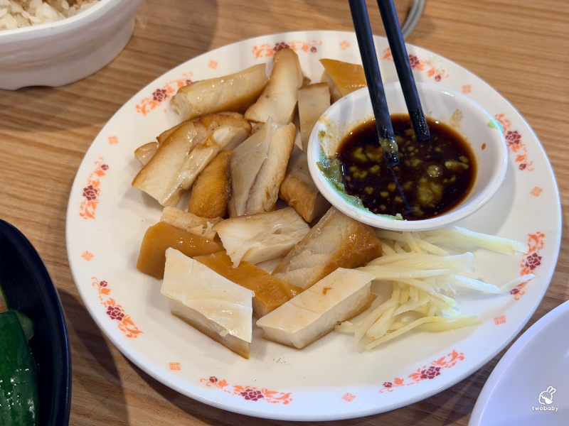頭城魏家食府｜總舖師傳承的宜蘭古早味！國宴料理變身平價小吃，西魯肉、渣糕、棗餅一個人也能品嚐！ @兔貝比的菲比尋嚐