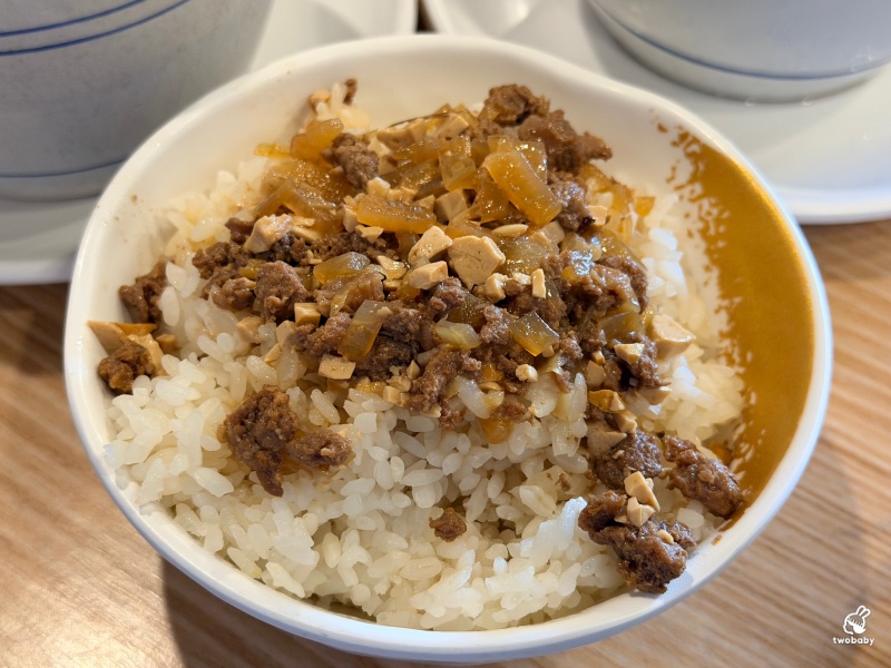 頭城魏家食府｜總舖師傳承的宜蘭古早味！國宴料理變身平價小吃，西魯肉、渣糕、棗餅一個人也能品嚐！ @兔貝比的菲比尋嚐