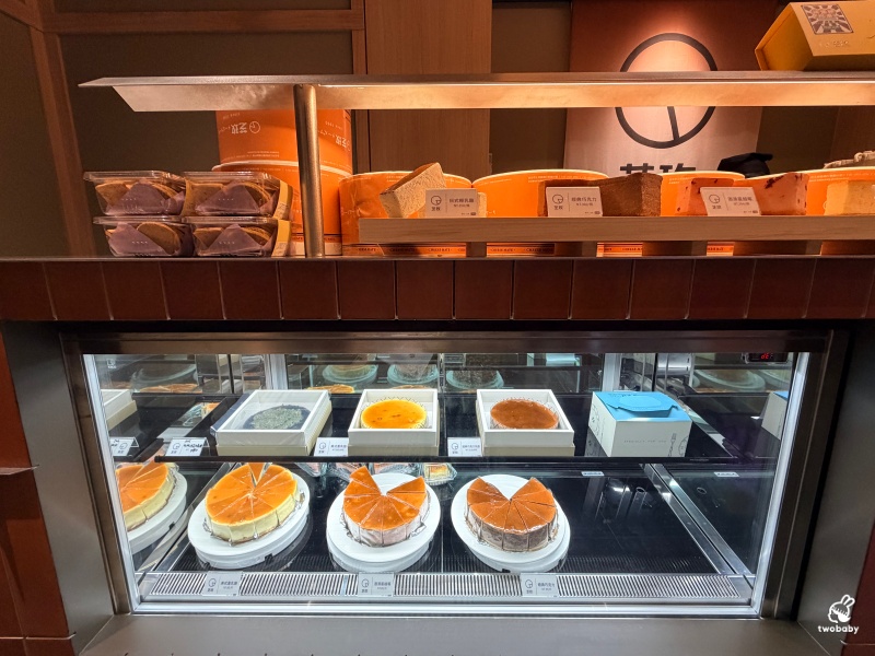 芝玫蛋糕復興店開箱｜天母30多年老字號進駐東區，入口即化的日式輕乳酪，杜拜巧克力系列也買得到！ @兔貝比的菲比尋嚐