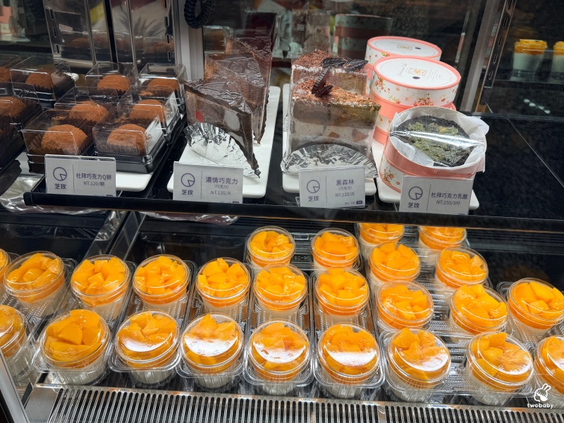 芝玫蛋糕復興店開箱|天母30多年老字號進駐東區,入口即化的日式輕乳酪,杜拜巧克力系列也買得到! @兔貝比的菲比尋嚐 芝玫蛋糕復興店開箱|天母30多年老字號進駐東區,入口即化的日式輕乳酪,杜拜巧克力系列也買得到! @兔貝比的菲比尋嚐