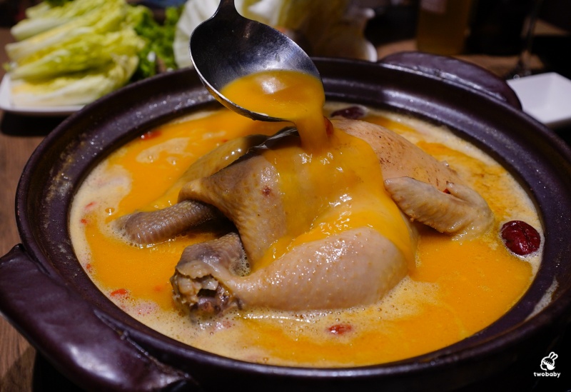 台北鮑魚雞湯火鍋|星曜雞湯 雞湯 火鍋 酒肆 二訪雞湯界LV再升級!花膠全雞鮮鮑金湯、A5日本和牛、活龍蝦一次滿足!活龍蝦買一送一 父親節加碼送活鮑 @兔貝比的菲比尋嚐 台北鮑魚雞湯火鍋|星曜雞湯 雞湯 火鍋 酒肆 二訪雞湯界LV再升級!花膠全雞鮮鮑金湯、A5日本和牛、活龍蝦一次滿足!活龍蝦買一送一 父親節加碼送活鮑 @兔貝比的菲比尋嚐