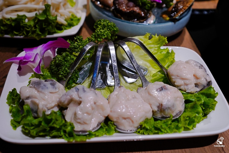 台北鮑魚雞湯火鍋|星曜雞湯 雞湯 火鍋 酒肆 二訪雞湯界LV再升級!花膠全雞鮮鮑金湯、A5日本和牛、活龍蝦一次滿足!活龍蝦買一送一 父親節加碼送活鮑 @兔貝比的菲比尋嚐 台北鮑魚雞湯火鍋|星曜雞湯 雞湯 火鍋 酒肆 二訪雞湯界LV再升級!花膠全雞鮮鮑金湯、A5日本和牛、活龍蝦一次滿足!活龍蝦買一送一 父親節加碼送活鮑 @兔貝比的菲比尋嚐