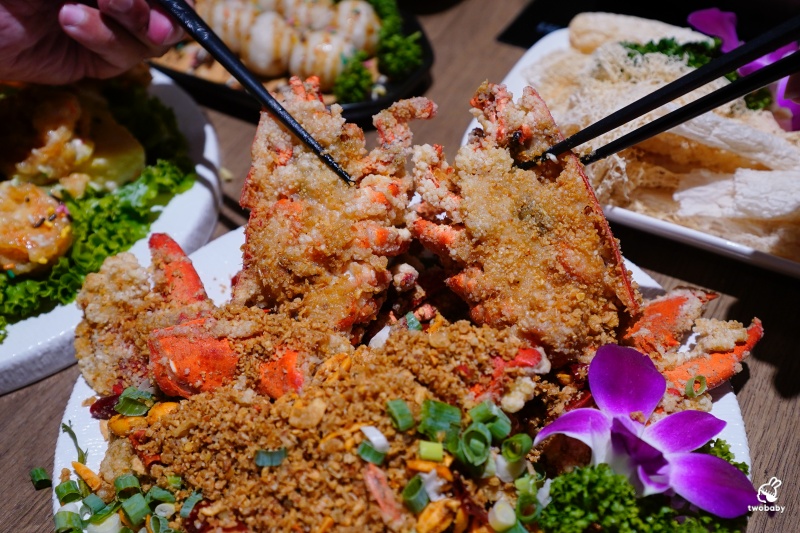 台北鮑魚雞湯火鍋｜星曜雞湯 雞湯 火鍋 酒肆 二訪雞湯界LV再升級！花膠全雞鮮鮑金湯、A5日本和牛、活龍蝦一次滿足！活龍蝦買一送一 父親節加碼送活鮑 @兔貝比的菲比尋嚐