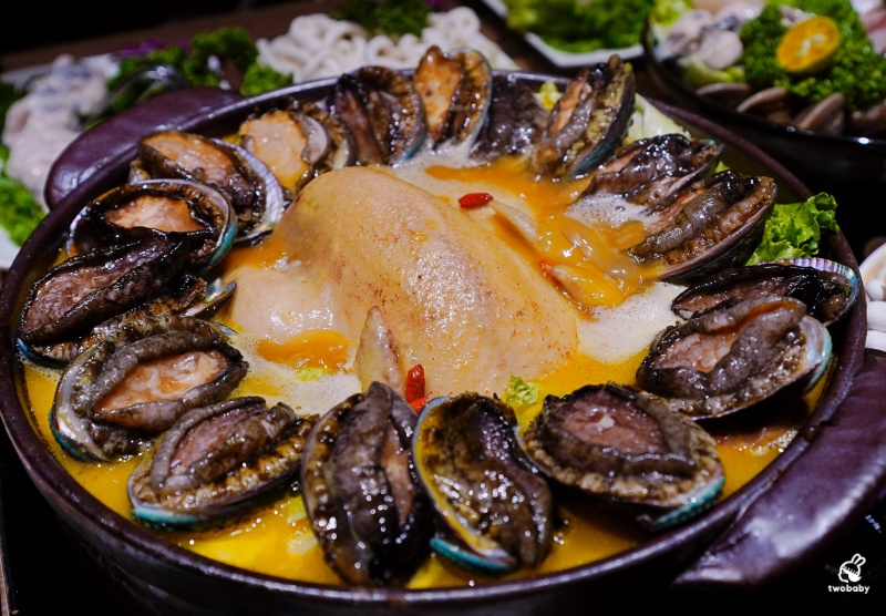 台北鮑魚雞湯火鍋|星曜雞湯 雞湯 火鍋 酒肆 二訪雞湯界LV再升級!花膠全雞鮮鮑金湯、A5日本和牛、活龍蝦一次滿足!活龍蝦買一送一 父親節加碼送活鮑 @兔貝比的菲比尋嚐 台北鮑魚雞湯火鍋|星曜雞湯 雞湯 火鍋 酒肆 二訪雞湯界LV再升級!花膠全雞鮮鮑金湯、A5日本和牛、活龍蝦一次滿足!活龍蝦買一送一 父親節加碼送活鮑 @兔貝比的菲比尋嚐