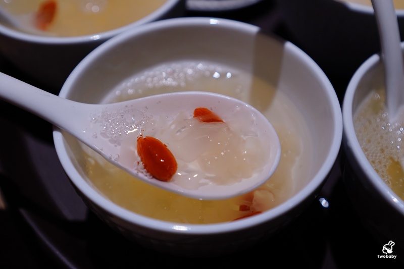 台北鮑魚雞湯火鍋|星曜雞湯 雞湯 火鍋 酒肆 二訪雞湯界LV再升級!花膠全雞鮮鮑金湯、A5日本和牛、活龍蝦一次滿足!活龍蝦買一送一 父親節加碼送活鮑 @兔貝比的菲比尋嚐 台北鮑魚雞湯火鍋|星曜雞湯 雞湯 火鍋 酒肆 二訪雞湯界LV再升級!花膠全雞鮮鮑金湯、A5日本和牛、活龍蝦一次滿足!活龍蝦買一送一 父親節加碼送活鮑 @兔貝比的菲比尋嚐