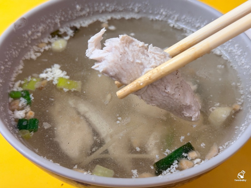 賴蚵仔之家 在地30年老店！超大顆鮮蚵配上鮮甜魚肉湯，在地人的台式早午餐！ @兔貝比的菲比尋嚐