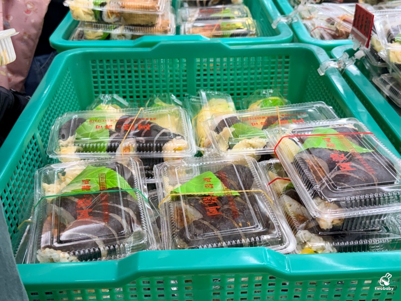阿婆壽司｜24小時不打烊！從路邊攤賣到蓋大樓，鶯歌銅板美食傳奇！ @兔貝比的菲比尋嚐