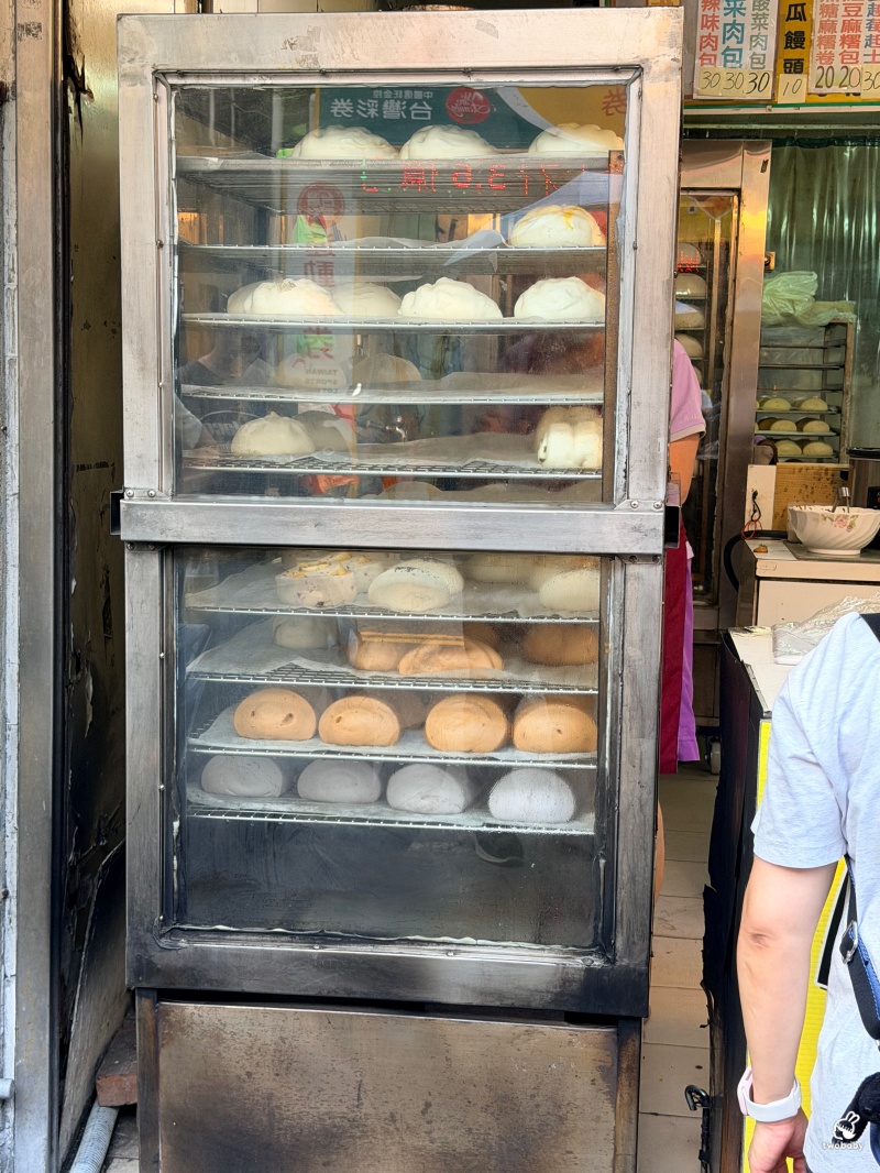 包饅意手工包子店|阿婆壽司隔壁排隊美食!巨大手工包子饅頭,在地人一袋一袋買 @兔貝比的菲比尋嚐 包饅意手工包子店|阿婆壽司隔壁排隊美食!巨大手工包子饅頭,在地人一袋一袋買 @兔貝比的菲比尋嚐