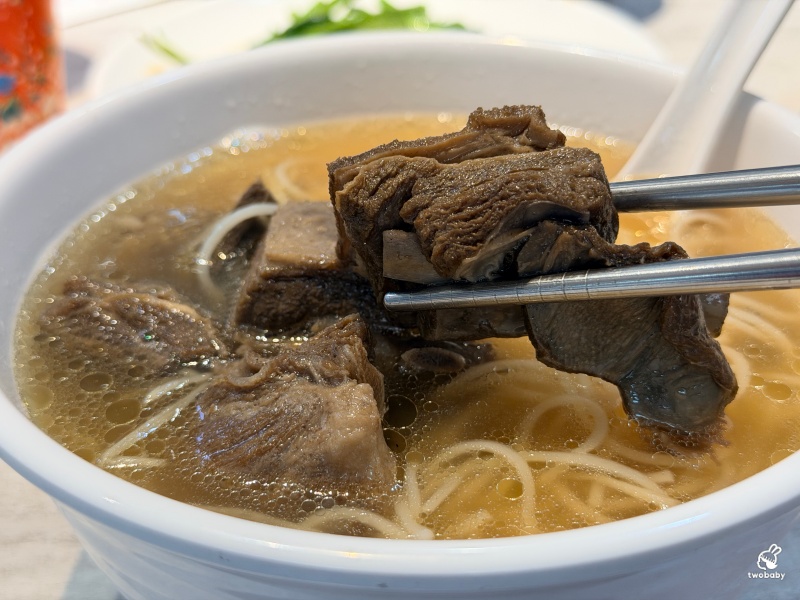 板橋羊肉推薦|吵三小羊肉專賣板橋館前店 三碗白飯挑戰成功直接送炒羊肉,內用白飯免費、羊肉清湯無限續! @兔貝比的菲比尋嚐 板橋羊肉推薦|吵三小羊肉專賣板橋館前店 三碗白飯挑戰成功直接送炒羊肉,內用白飯免費、羊肉清湯無限續! @兔貝比的菲比尋嚐