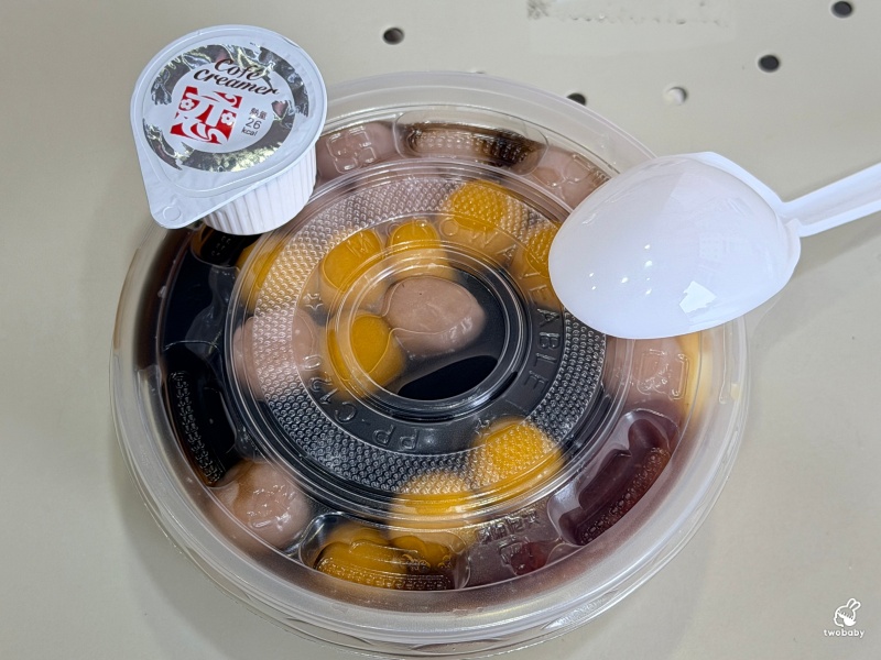 板橋府中甜品推薦 芽米緹 Yummy tea 招牌三色布丁加上滿滿配料 好滿足！ @兔貝比的菲比尋嚐
