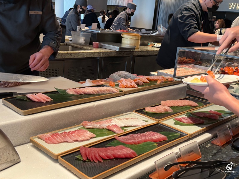 URBAN PARADISE 信義店｜台北高級吃到飽，生蠔、螃蟹、生魚片、現煎料理到甜點一次滿足！ @兔貝比的菲比尋嚐