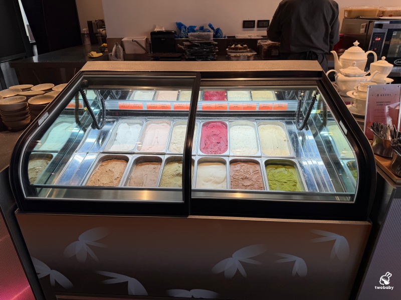 URBAN PARADISE 信義店｜台北高級吃到飽，生蠔、螃蟹、生魚片、現煎料理到甜點一次滿足！ @兔貝比的菲比尋嚐
