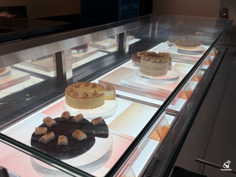 URBAN PARADISE 信義店｜台北高級吃到飽，生蠔、螃蟹、生魚片、現煎料理到甜點一次滿足！ @兔貝比的菲比尋嚐