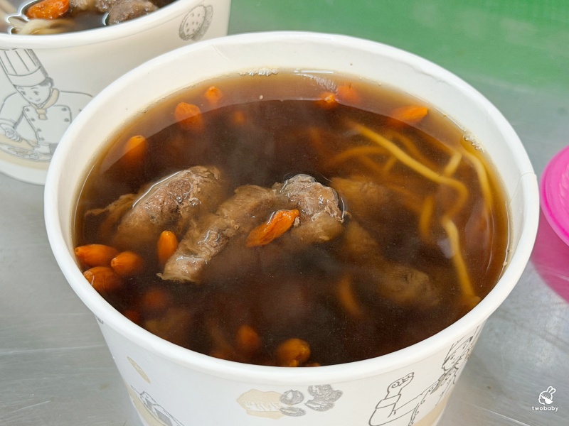 春吉蔘藥行藥膳牛羊肉湯|不說你不知道 板橋隱藏在中藥行裡的麵店,藥膳湯頭自己配! @兔貝比的菲比尋嚐 春吉蔘藥行藥膳牛羊肉湯|不說你不知道 板橋隱藏在中藥行裡的麵店,藥膳湯頭自己配! @兔貝比的菲比尋嚐