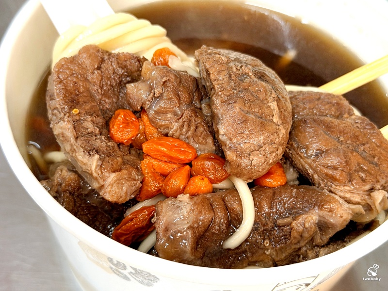 春吉蔘藥行藥膳牛羊肉湯|不說你不知道 板橋隱藏在中藥行裡的麵店,藥膳湯頭自己配! @兔貝比的菲比尋嚐 春吉蔘藥行藥膳牛羊肉湯|不說你不知道 板橋隱藏在中藥行裡的麵店,藥膳湯頭自己配! @兔貝比的菲比尋嚐