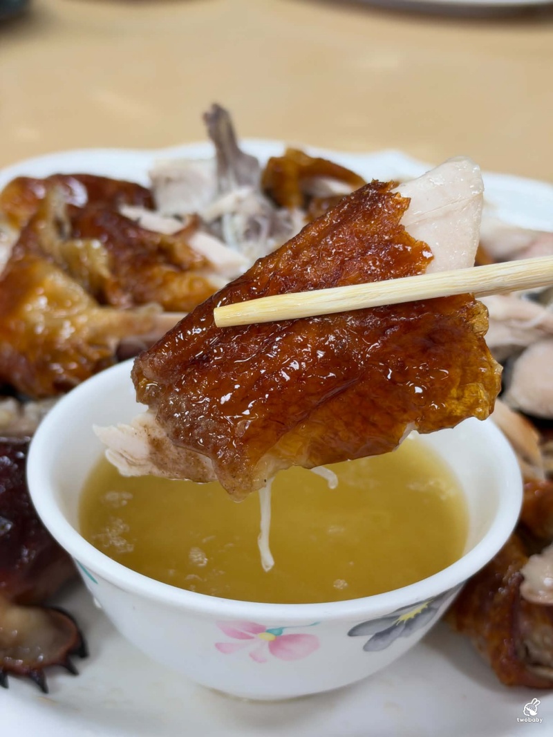 八里美食｜香坊甕之雞 隱藏半山腰的景觀餐廳 大啖甕窯雞還能遠眺淡水河！ @兔貝比的菲比尋嚐